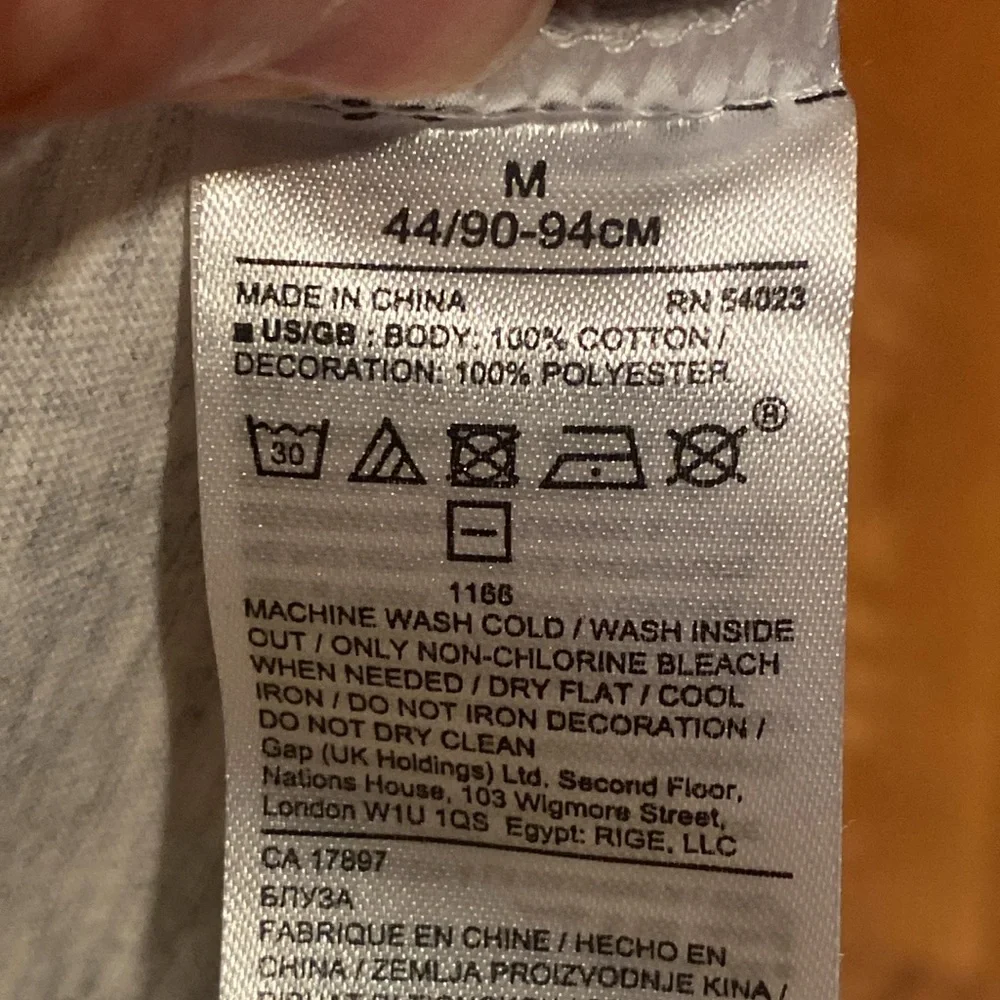 Banana Republic Heather Gray T-Shirt with gold pineapples - Picture 4 of 5